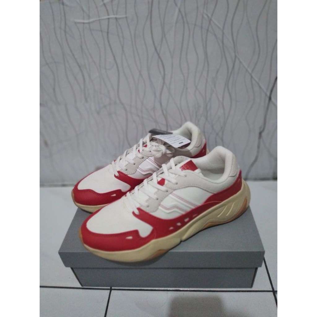 SEPATU SNEAKERS PIERO ERGO