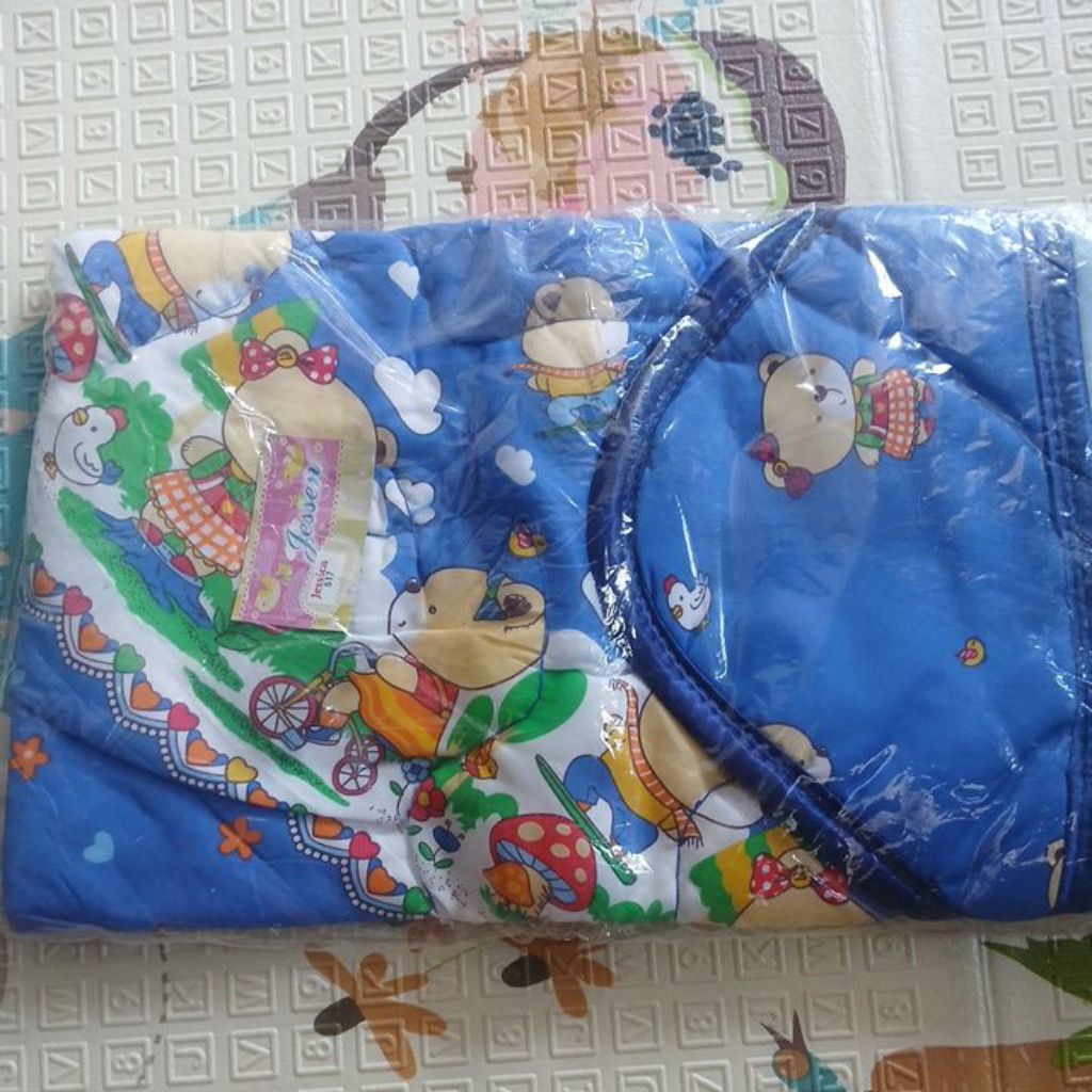SELIMUT BAYI TOPI JESSEN