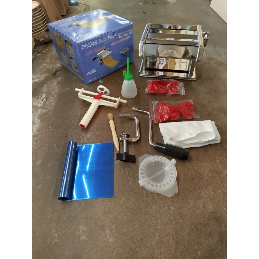 ampia romeo, gilingan mie, mesin serba guna  paket lengkap