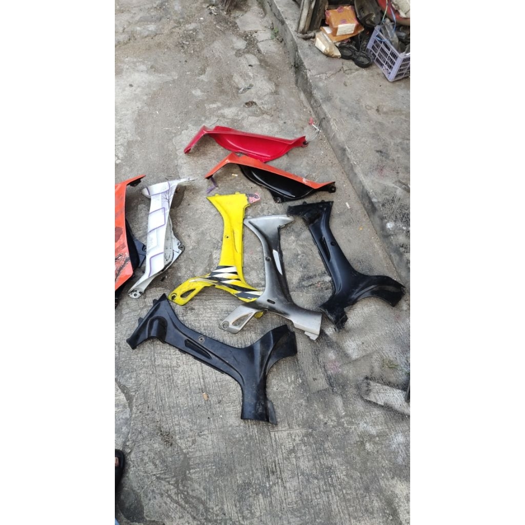 sayap luar dalam Yamaha f1zr fizr original