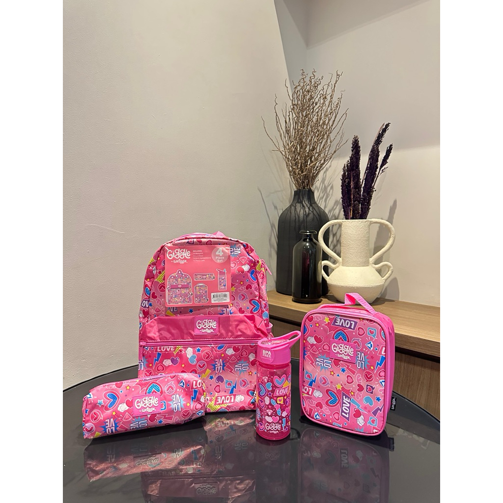 READY STOCK - Giggle Set Smiggle Original