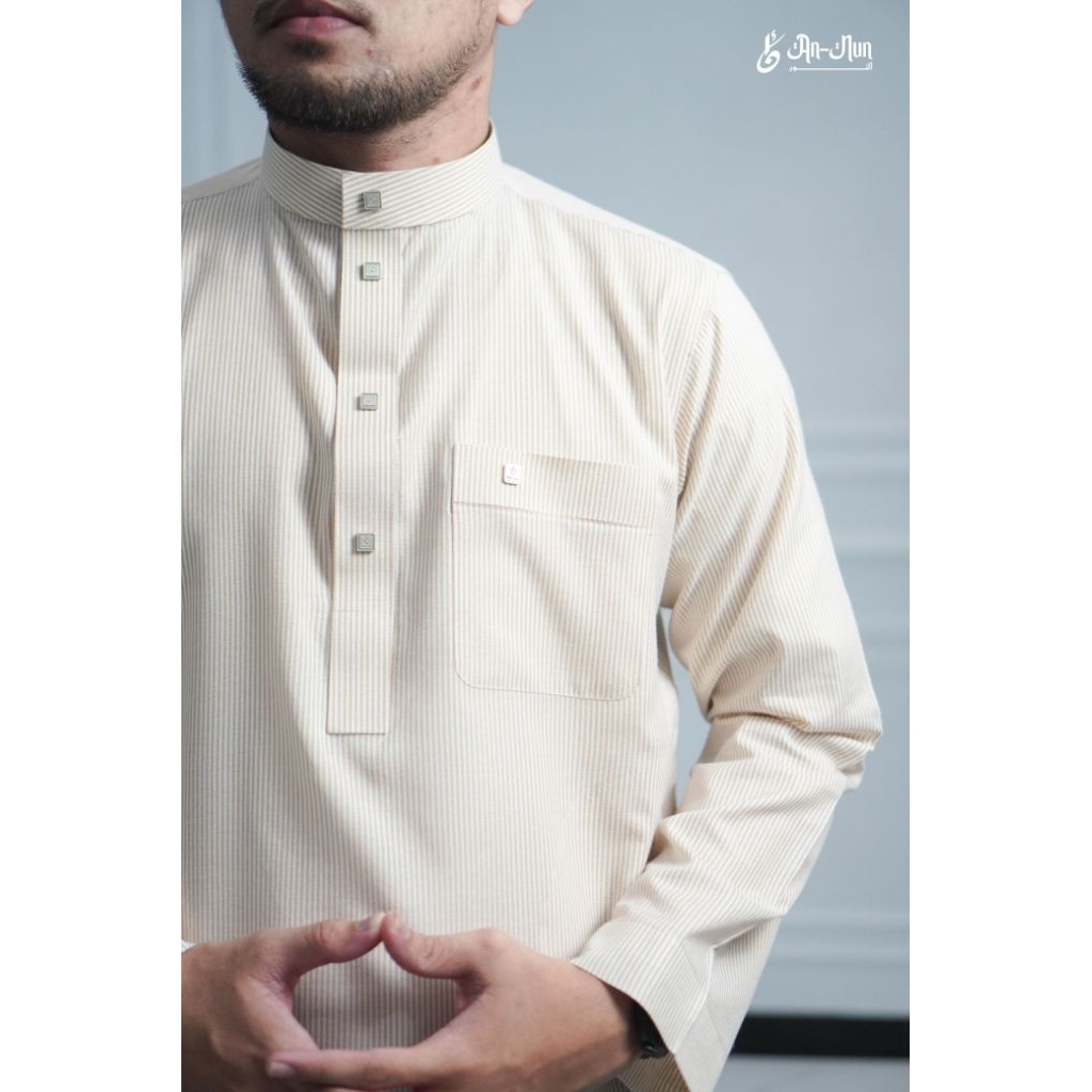 Baju Koko Salur Pria lengan panjang kancing,  Baju Koko Melayu kancing motif garis- garis