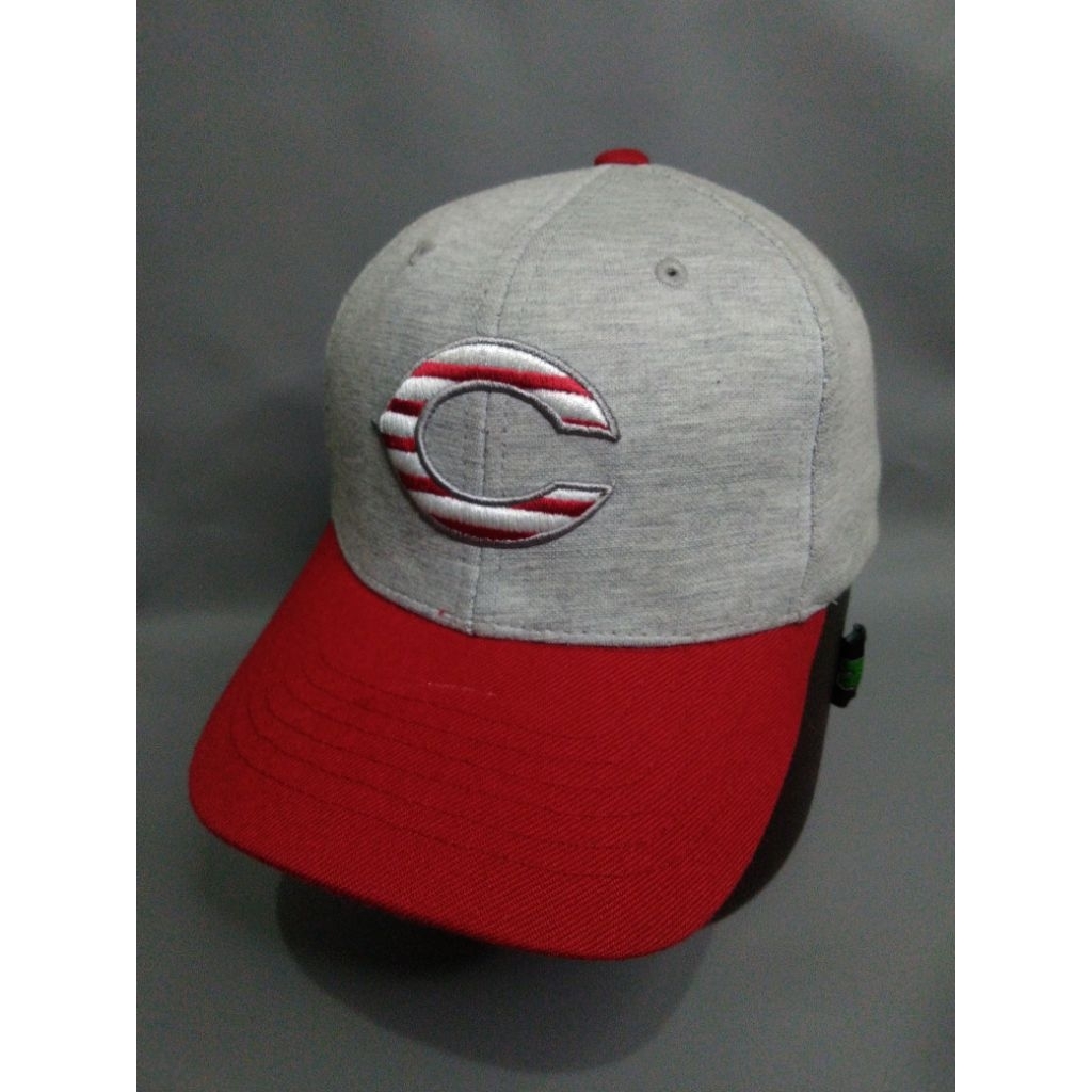 Simple Caps Original "MLB"