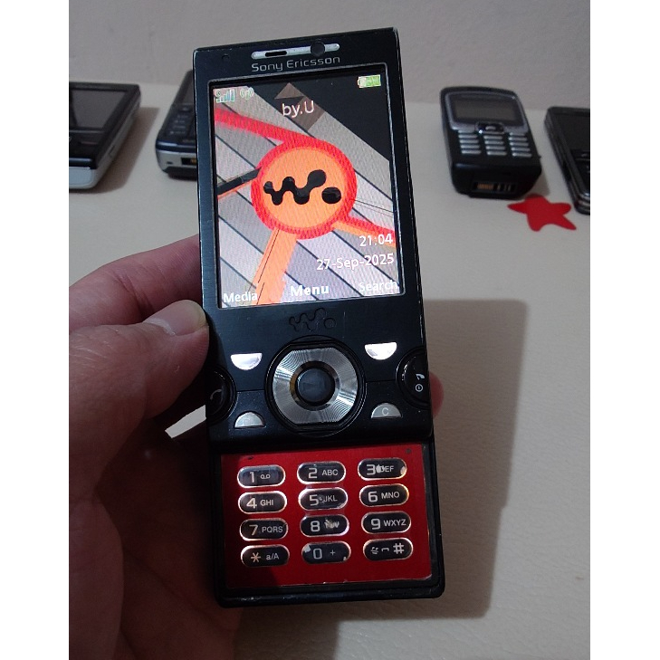 Sony Ericsson W995 HP Jadul Vintage