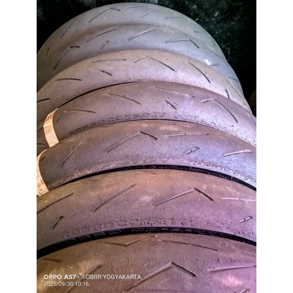 Ban Ex Race Pirelli 100/80-17 90%