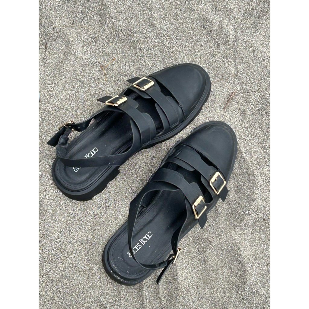 PRELOVED SANDAL SHOES HOLIC ukuran 39 (free nail polish)