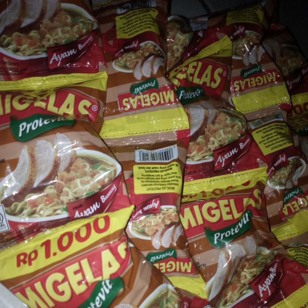 mie gelas sachet rencengan