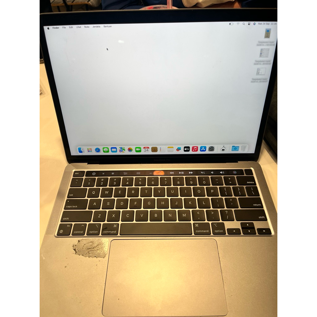 MACBOOK PRO M1
