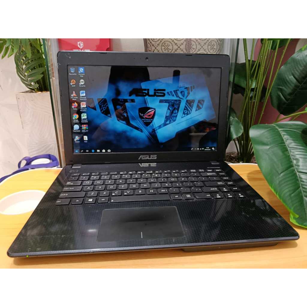 Laptop asus X451C   Processor n/a Ram 4 GB Penyimpanan 500 GB hdd Display Intel HD Graphics 4000 UK 