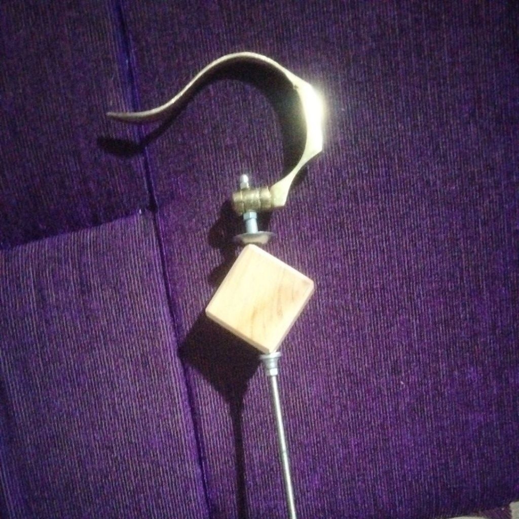 gantungan sangkar burung pion kayu mahoni