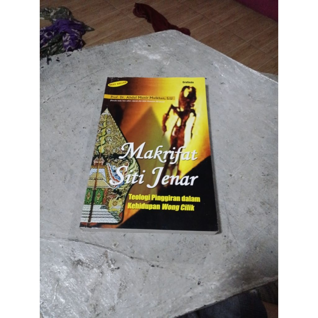 Buku makrifat siti jenar teologi pinggiran kehidupan wong cilik