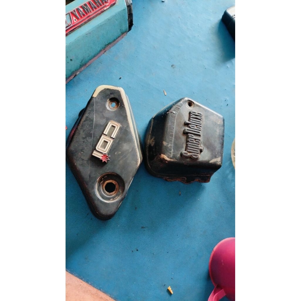 COVER TUTUP AKI ACCU V80 YAMAHA V80 SUPER DELUXE ORIGINAL