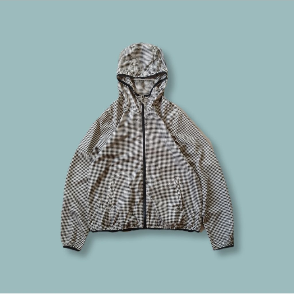 Uniquesport - Jaket Olahraga Running Uniqlo Parasut Lightweight Tartan Second