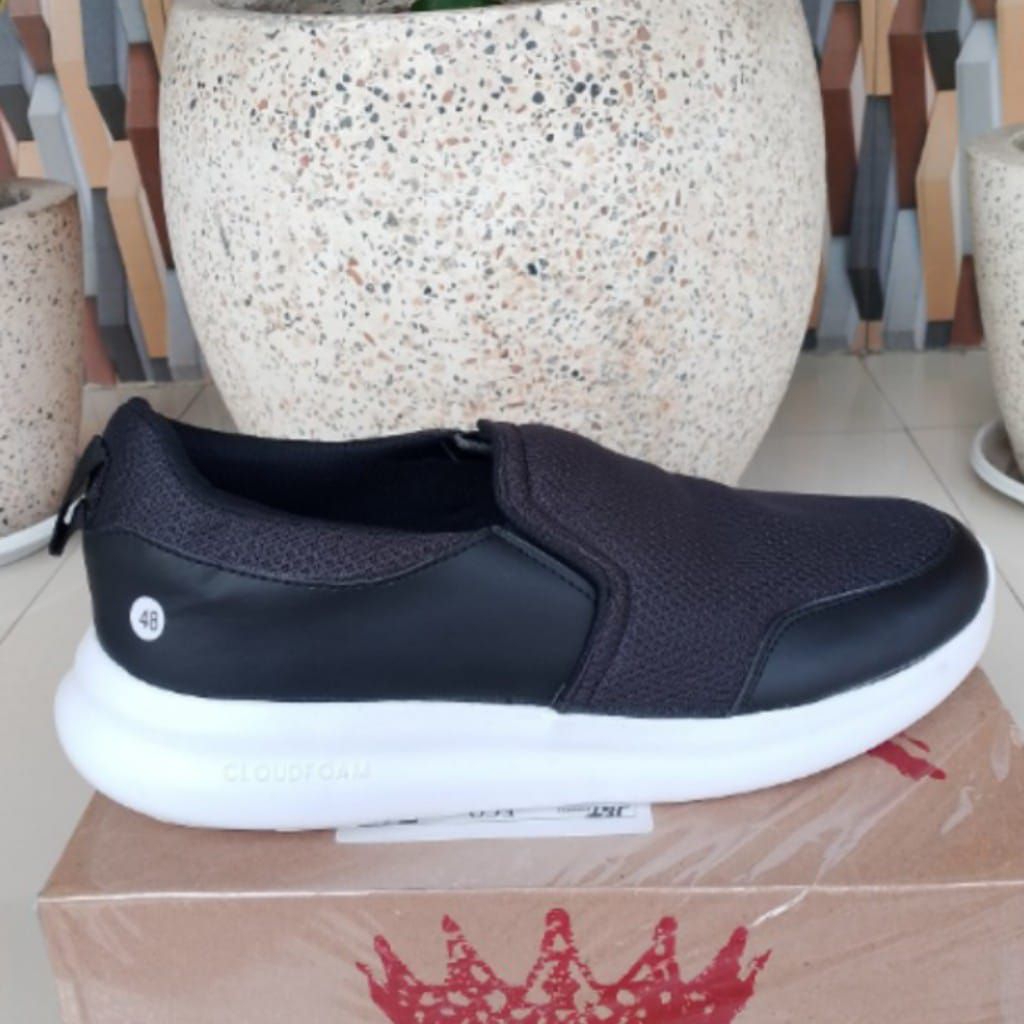 Slip On Pria Sepatu Casual Santai