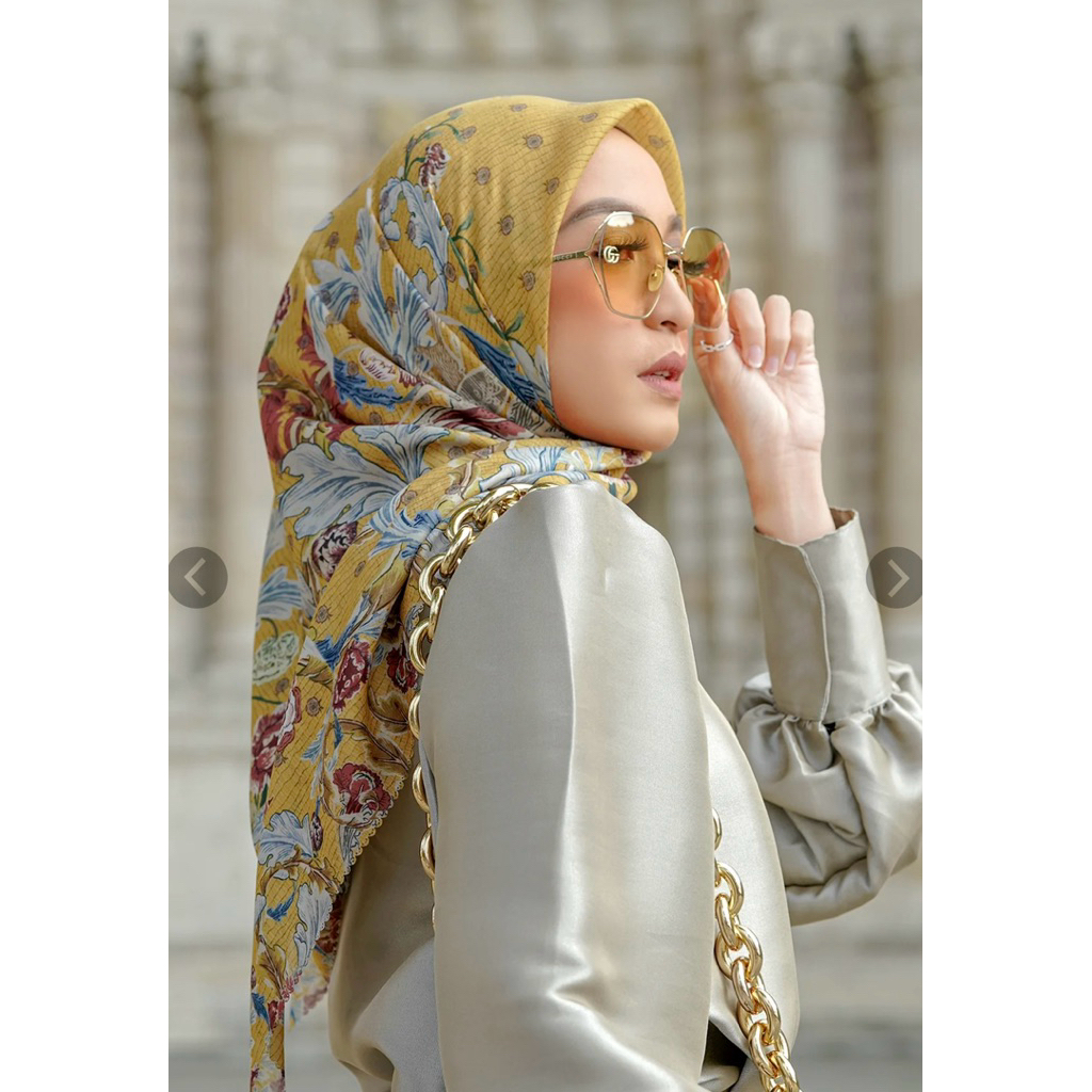 PL Royale Series Yellow Buttonscarves