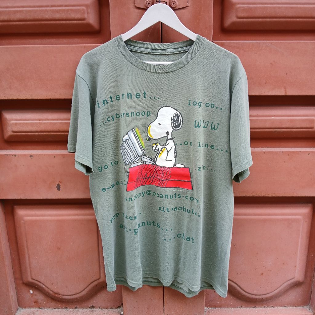 Kaos Vintage 90s Snoopy Peanuts Internet Changes -  L