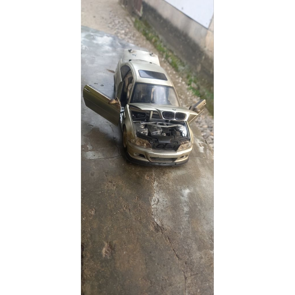 diecast skala 18 BMW m3 gtr brend Jada toys seri DUB CITY