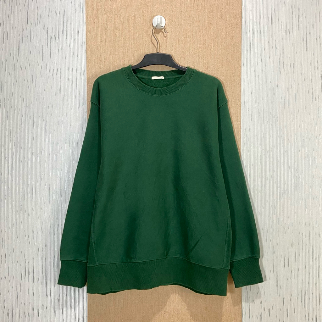 Crewneck GU by UNIQLO Unisex / Sweater Pria & Wanita / Size L fit XL