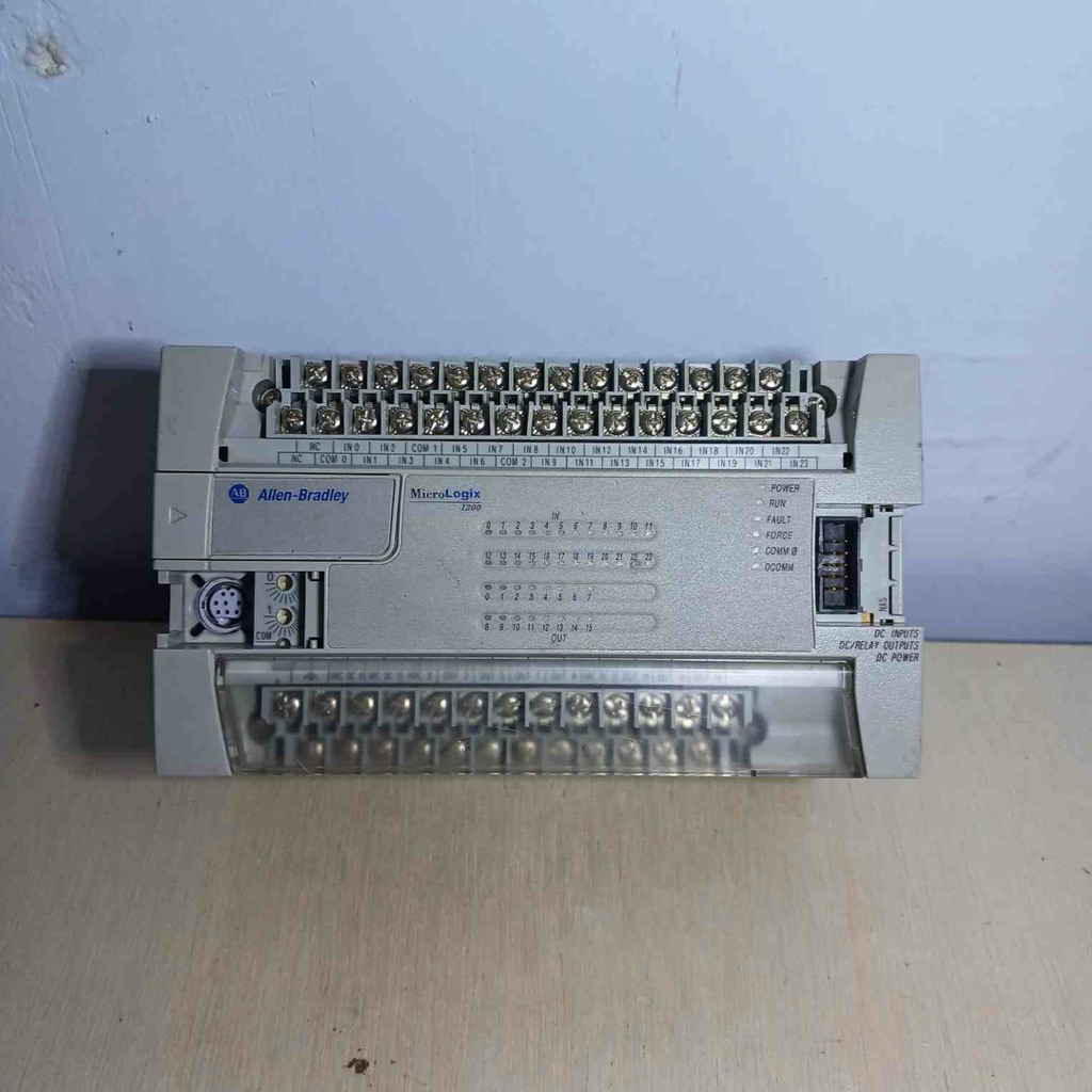PLC Allen Bradley Micrologix 1200  Tipe : 1762-L40BXB C