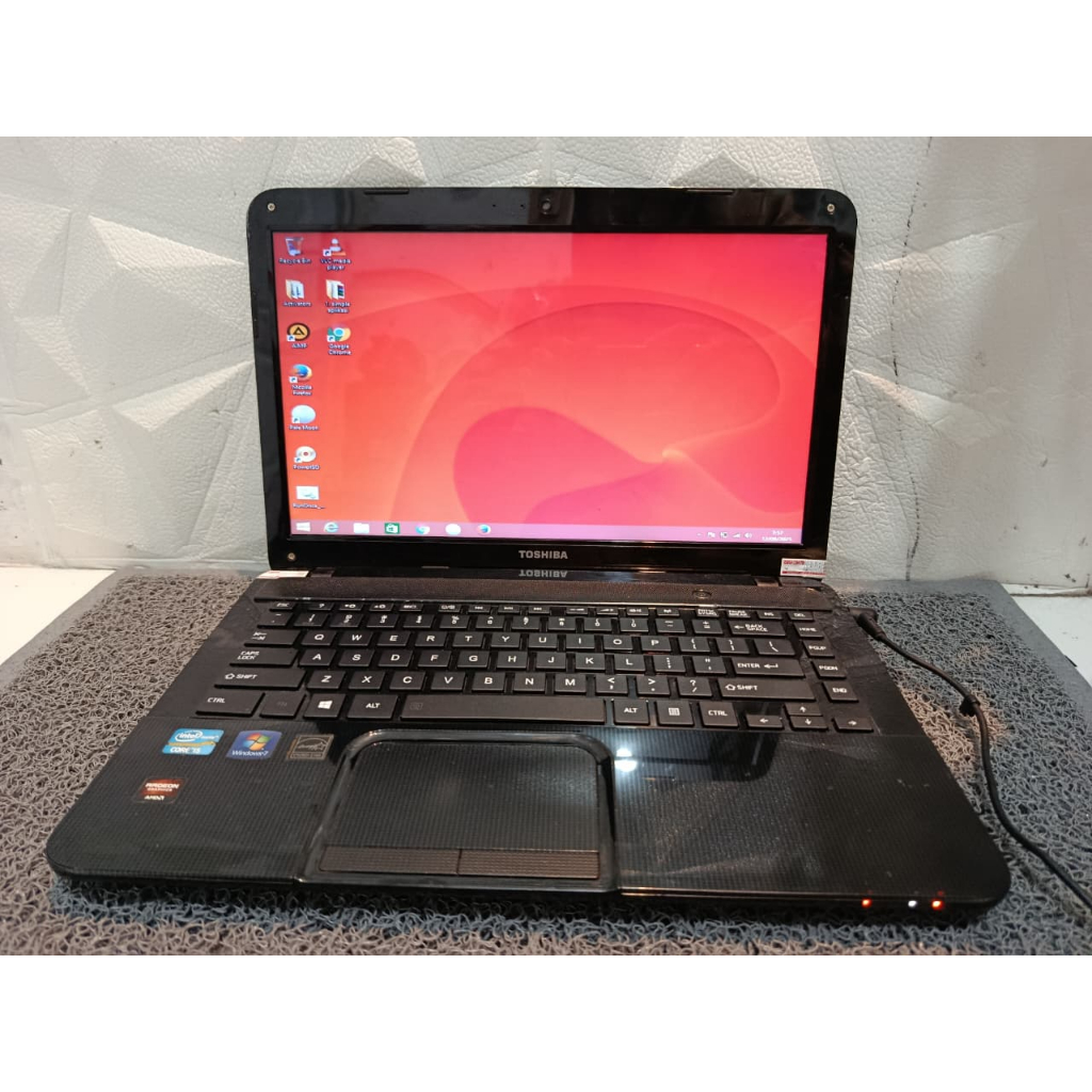 Laptop Toshiba satellite L840   Intel core i5-3210M 2.5GHz Ram 12 Penyimpanan 500 GB hdd Display Mic
