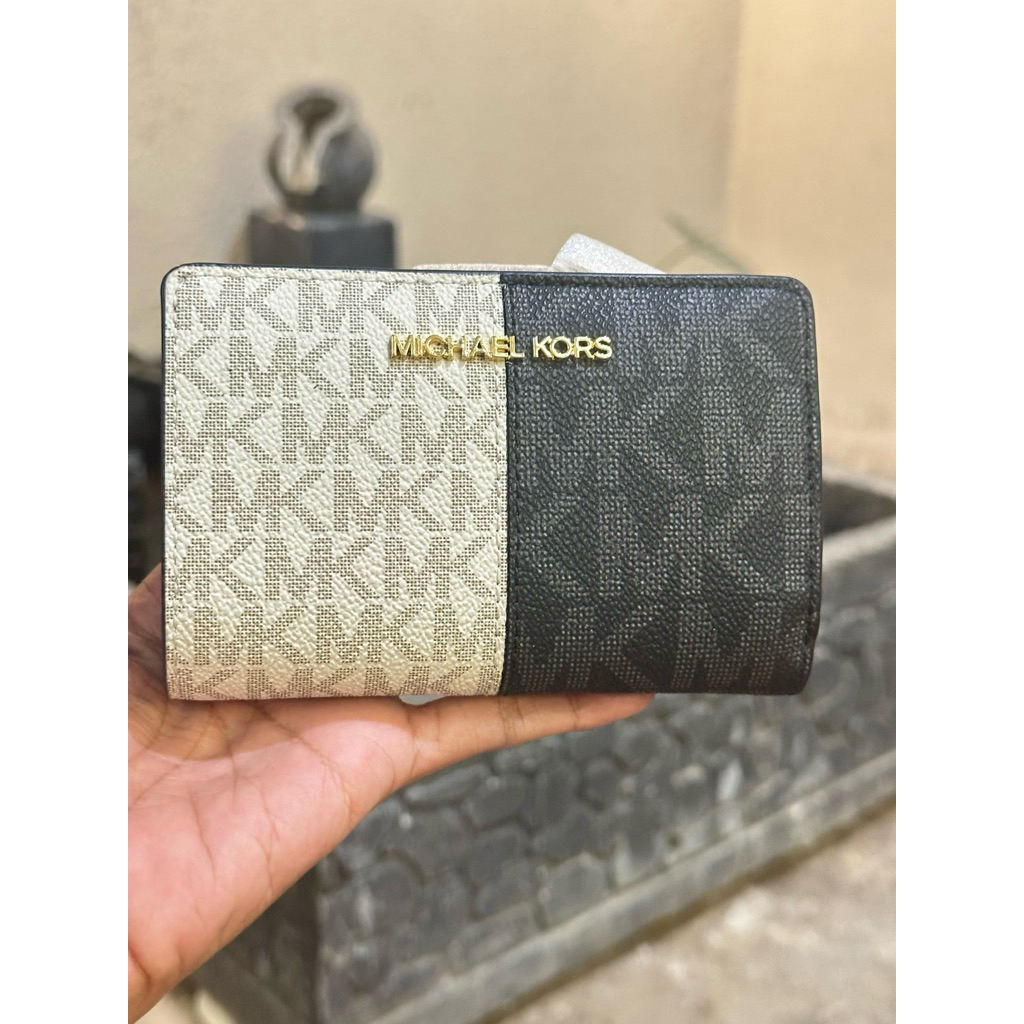 Michael Kors Jet Set Medium Wallet Gradasi