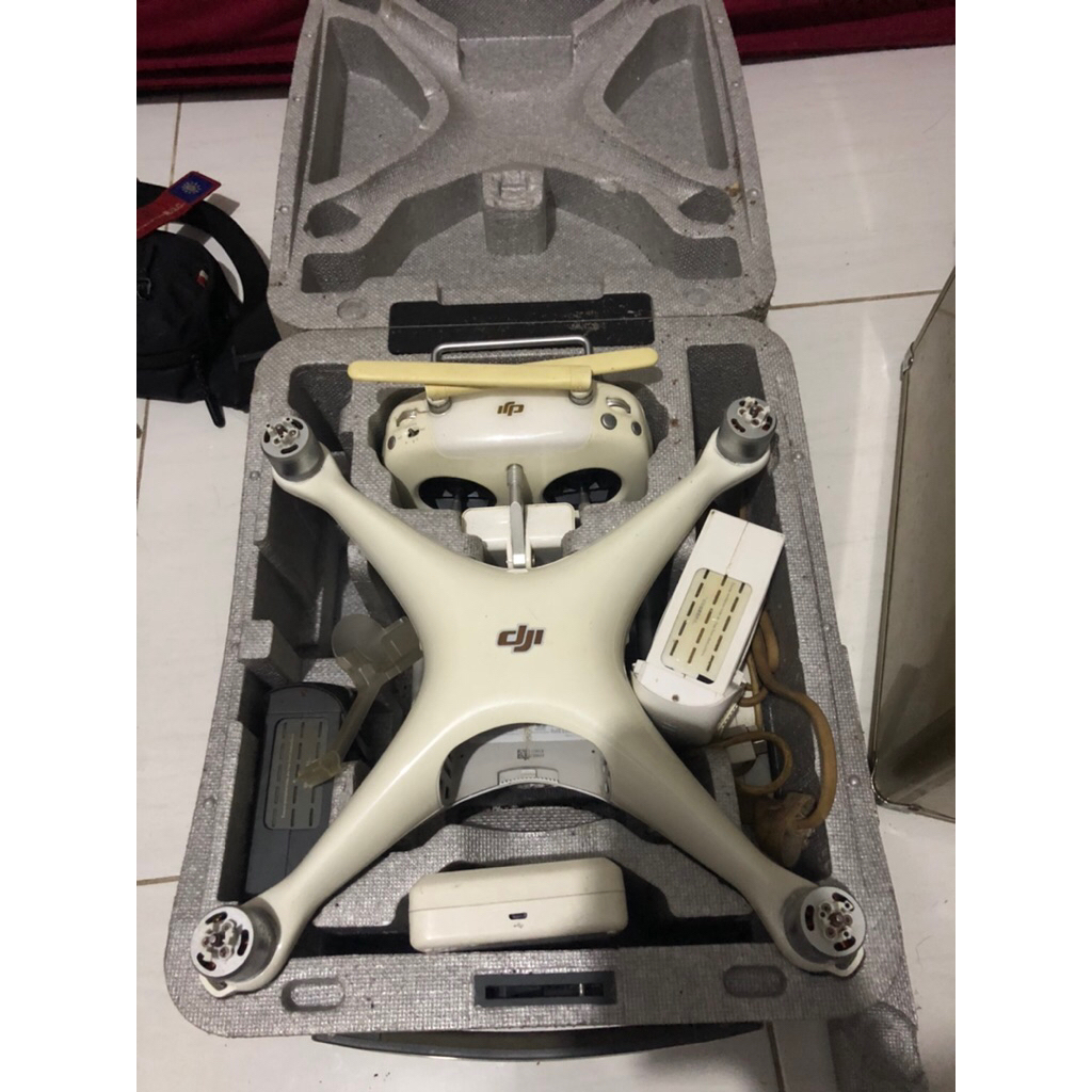 DJI PHANTOM 4 pro (bekas)