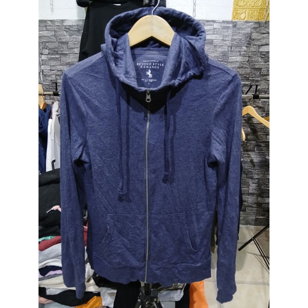 HOODIE SWIETERS BEYOND STYLE