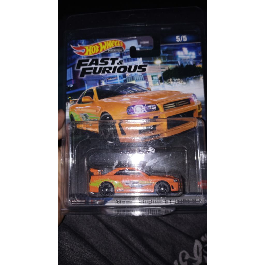 mainan hotwheels nissan R34 premium fast and furious