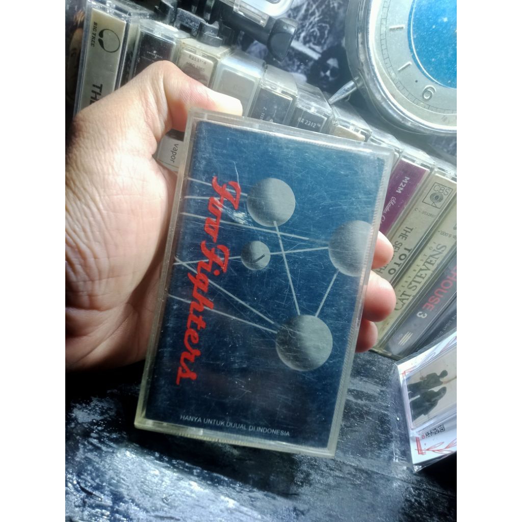 Kaset Foo Fighters -  The Colour And The Shape