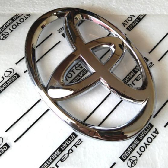 Emblem Logo grill Avanza dan Veloz 2022 keatas - sekarang Krum Original