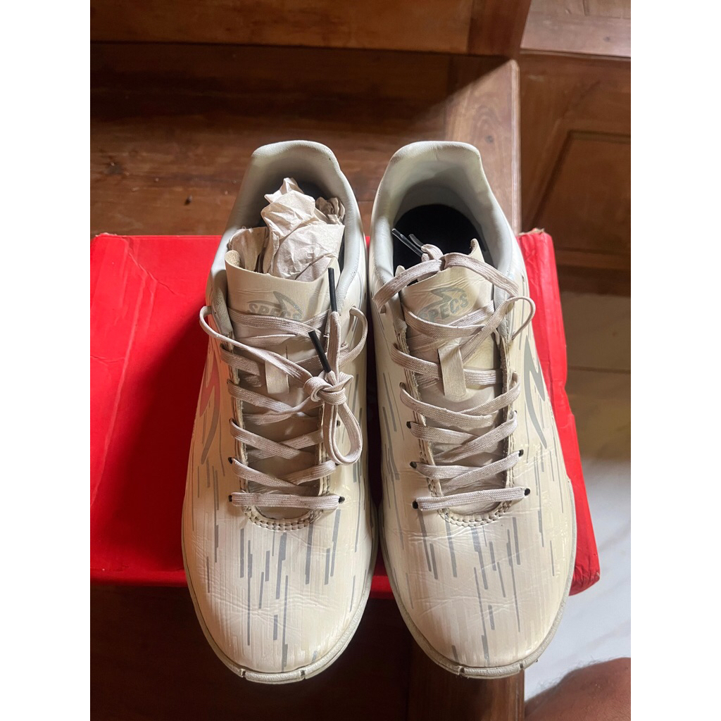 sepatu futsal ls reborn silver 39 second like new