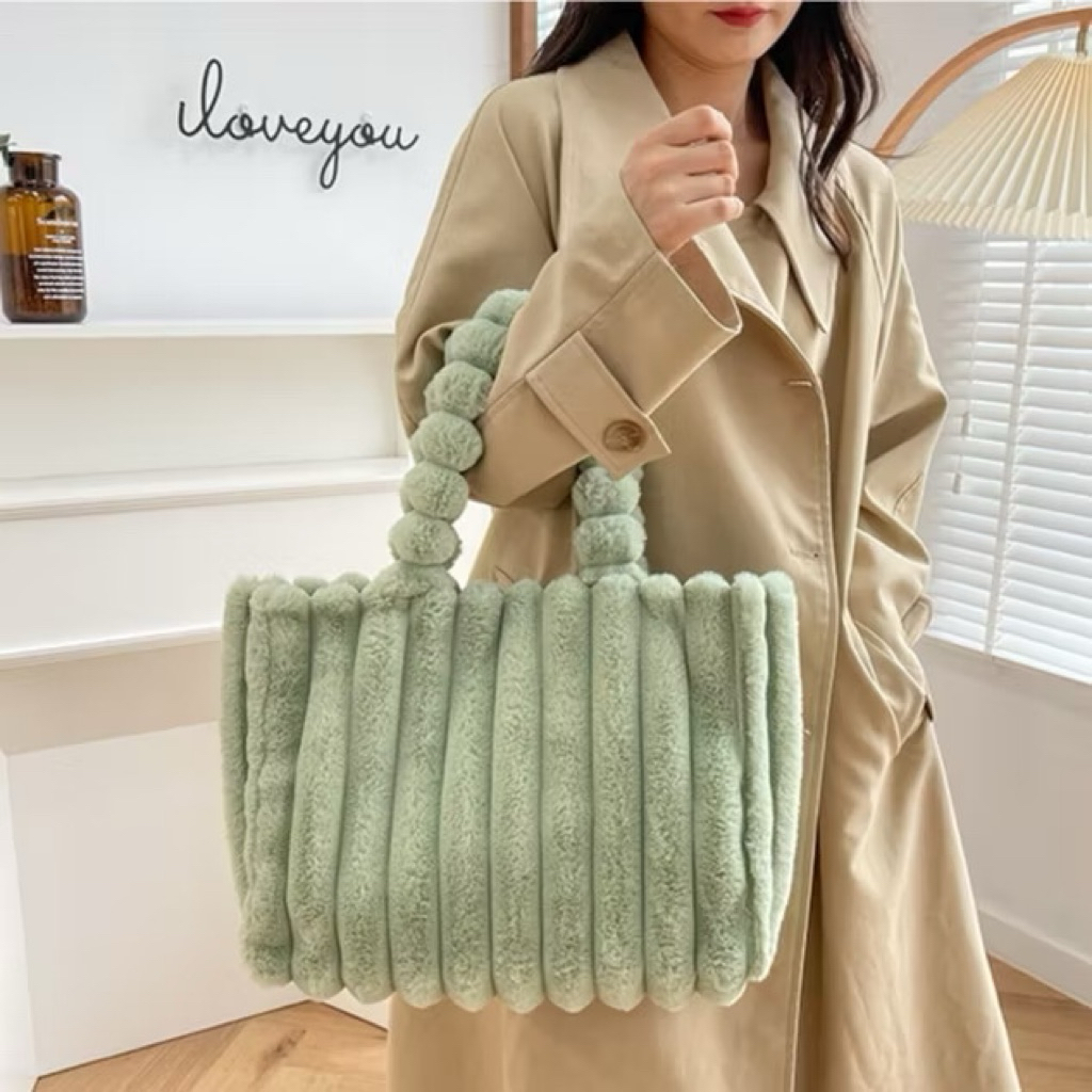 Tas Totebag Puffy Bulu Halus Warna Lucu Tas Kuliah Healing Jalan-jalan Bahan Halus Bulu Lembut