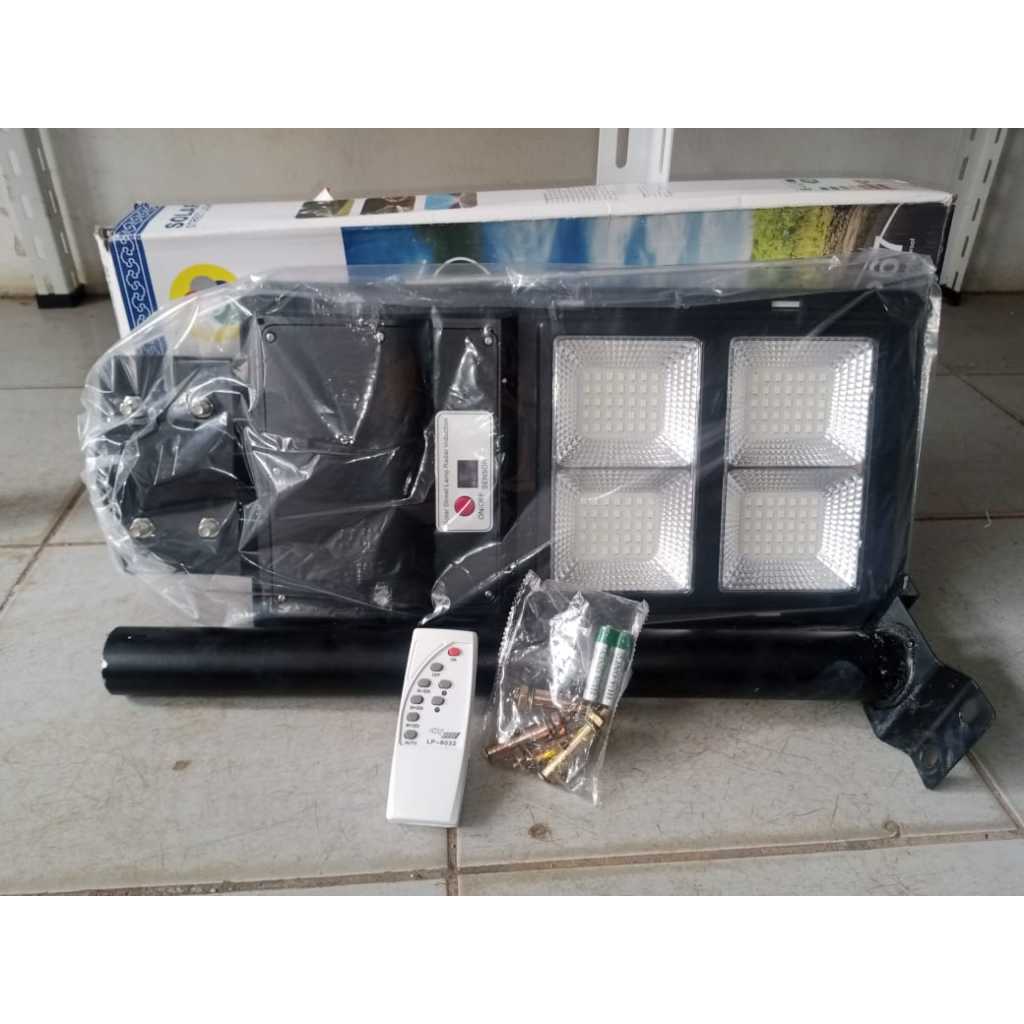 LAMPU JALAN 60W TENAGA SURYA/TENAGA MATAHARI + TIANG LAMPU (LAMPU DAN TIANG)