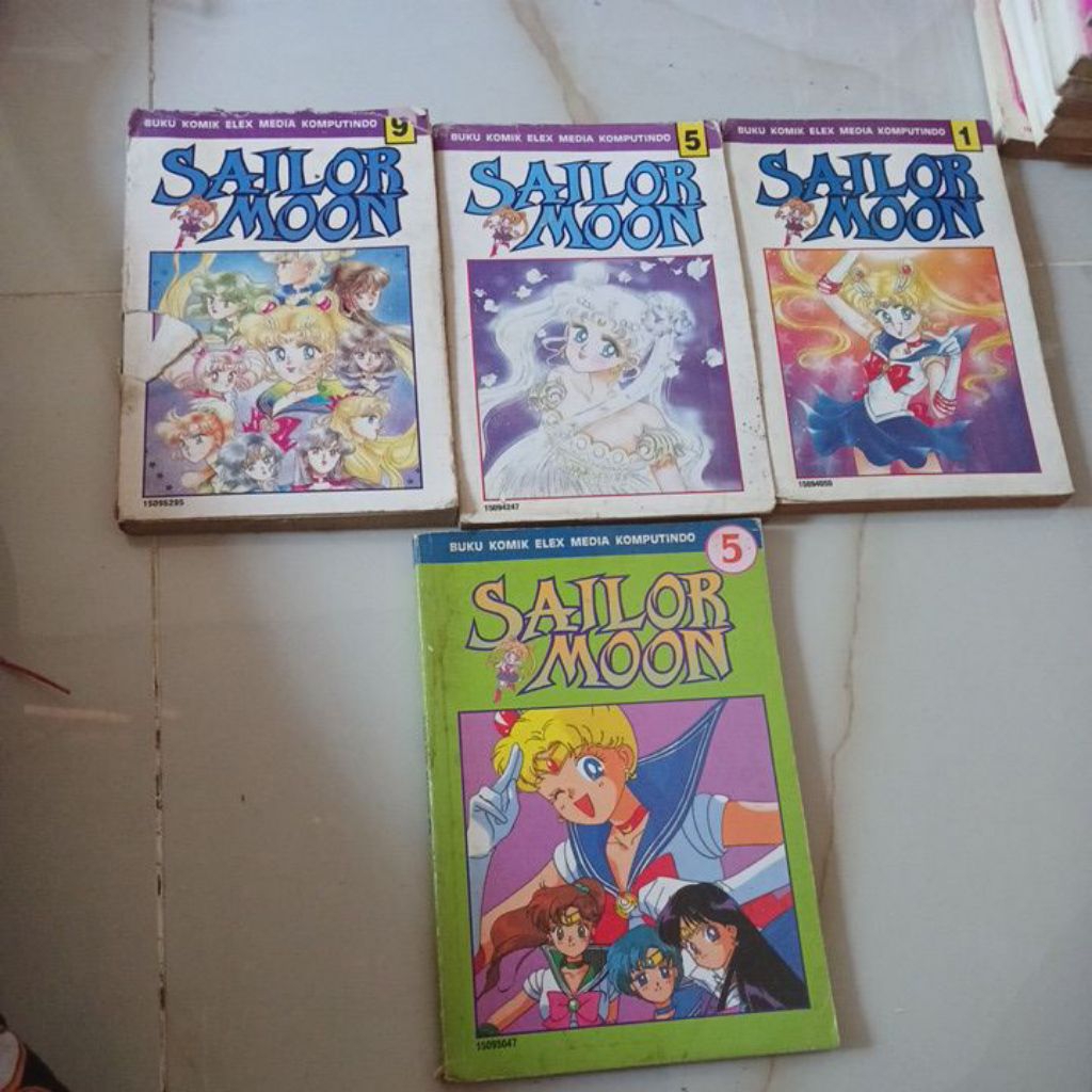 KOMIK SAILOR MOON.