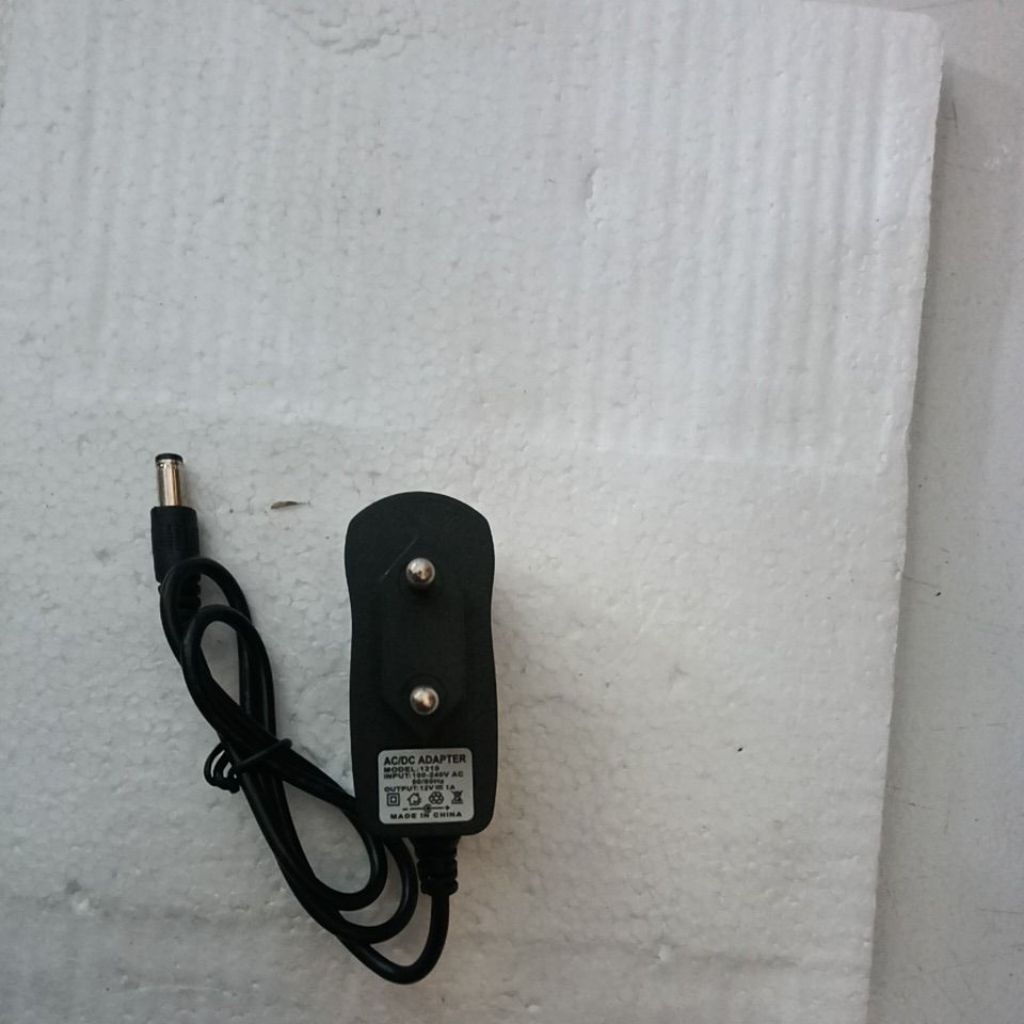 ADAPTOR 12 VOLTAGE 1 AMPERE/ ADAPTOR 12V 1A