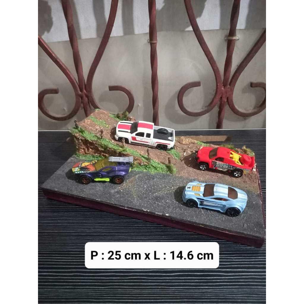 Diorama Jalanan Darurat seperti di Jalan Tol