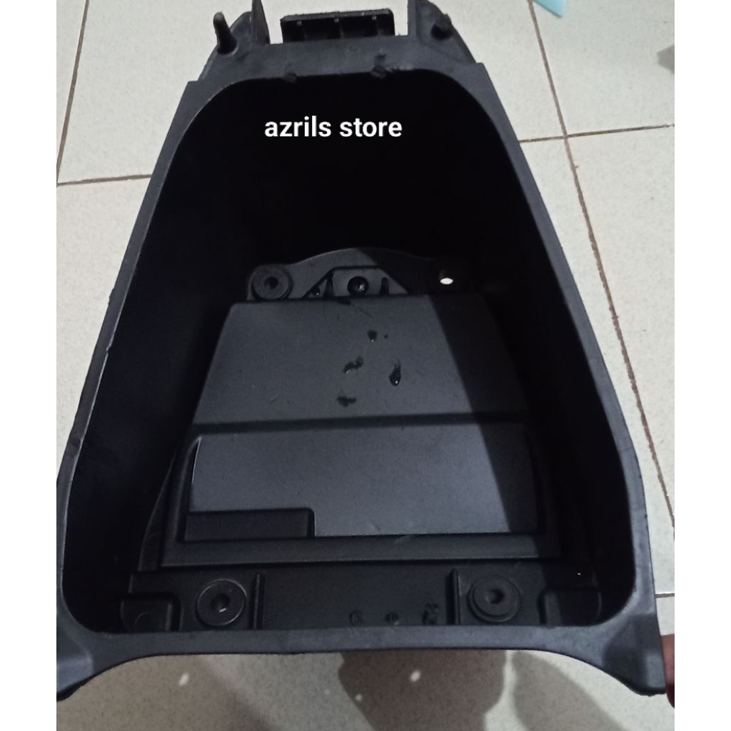 box bagasi bawah jok Yamaha Vega ZR +tutup aki second original