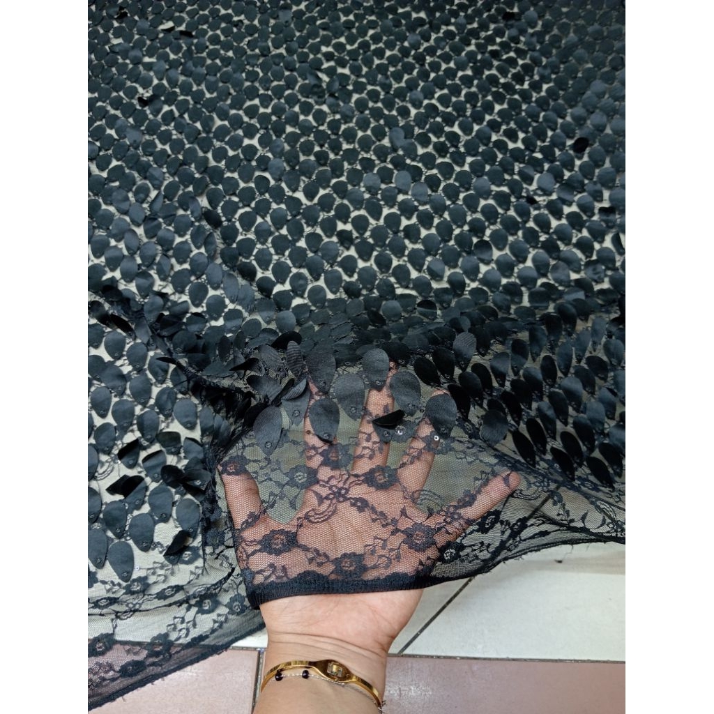 kain/bahan tile 3d motif tear drop dan daun(only warna hitam putih)