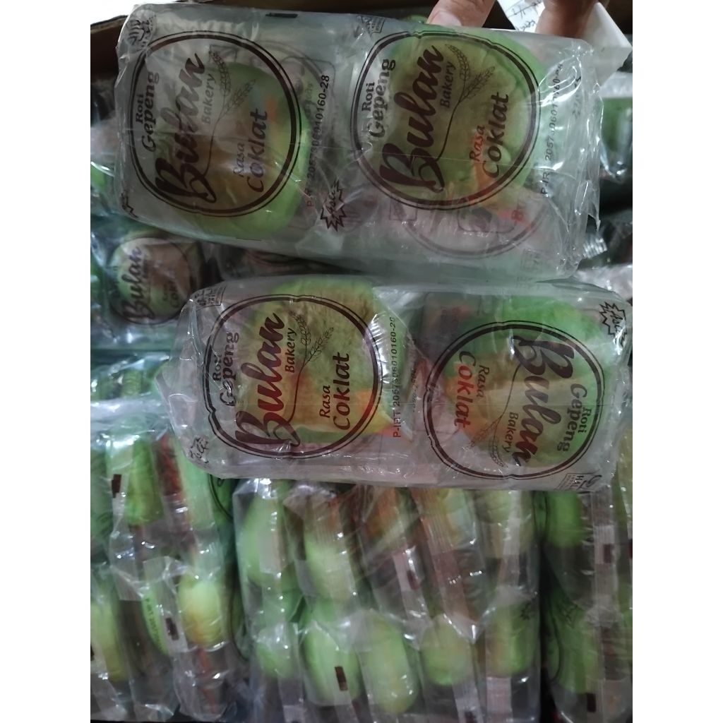 Roti gepeng isi coklat (merk random)