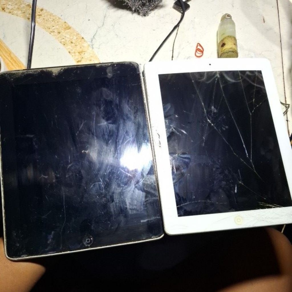 ipad 2 A1337 64gb dan A1430 32gb 2biji borongan