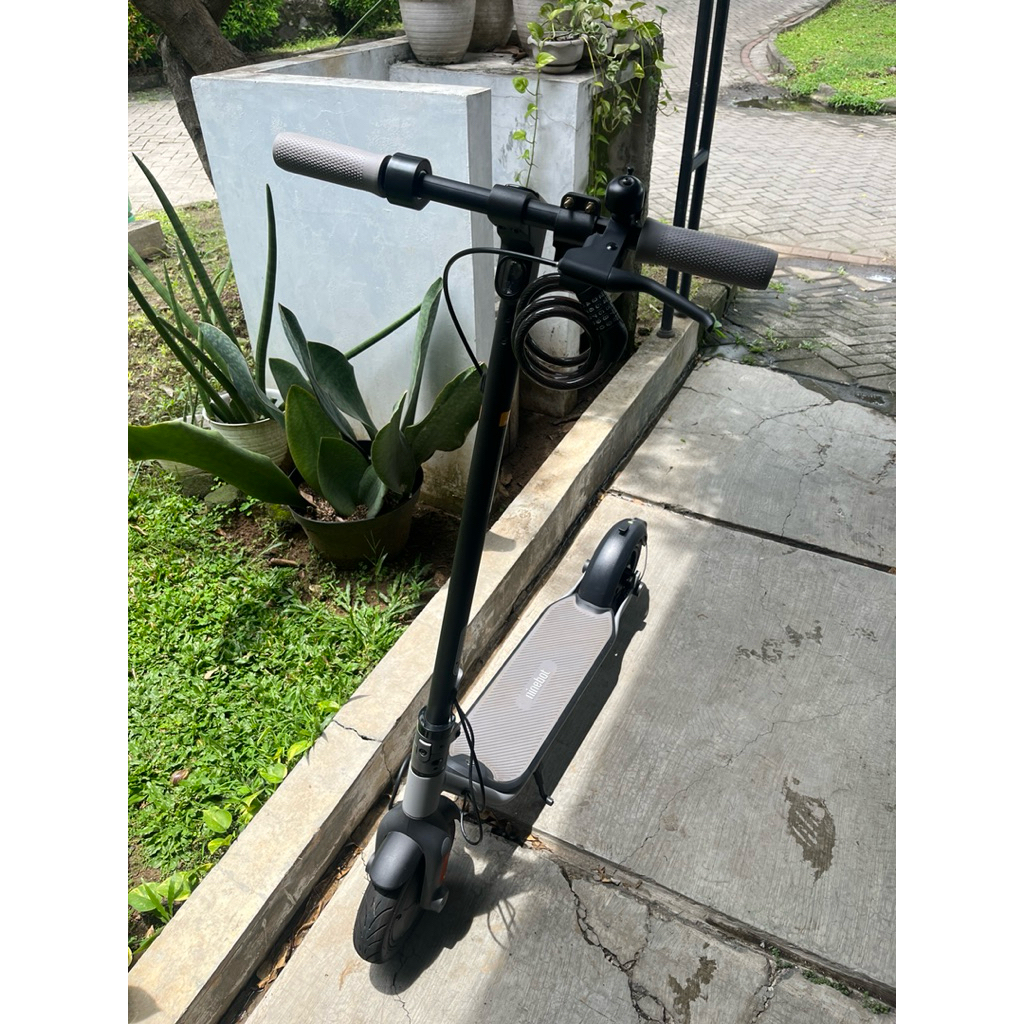 Ninebot Segway Scooter/Skuter D18 Second Preloved Good Condition