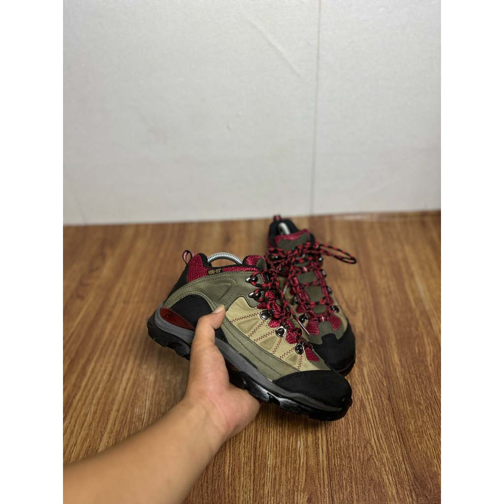 Sepatu gunung second original k2