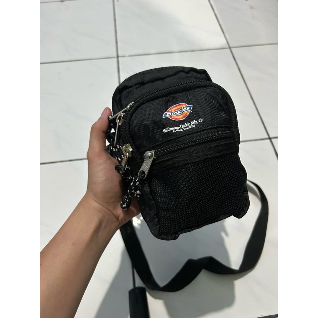 Tas Dickies Selempang/ Sling hp preloved