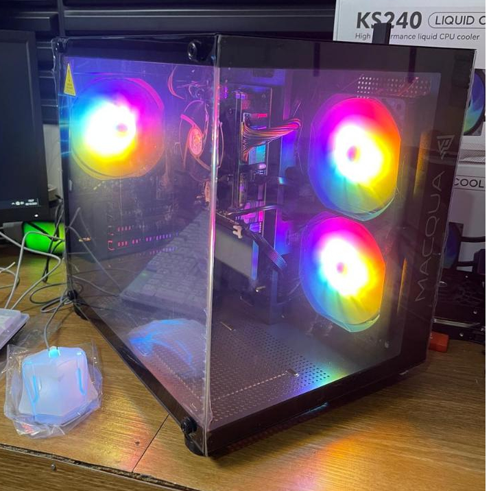 Komputer Gaming Rakitan Fullset i5 SSD 256GB/layar monitor 19 in Siap Pakai