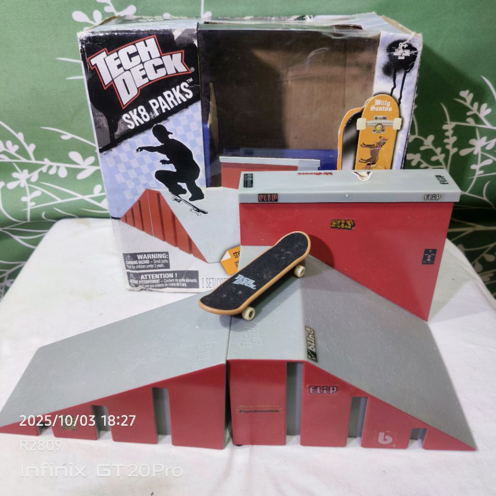 Tech Deck Sk8 Park Skateboard