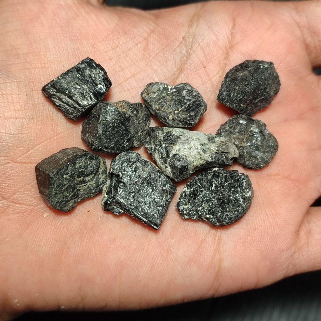 Batu Black Tourmaline asli natural