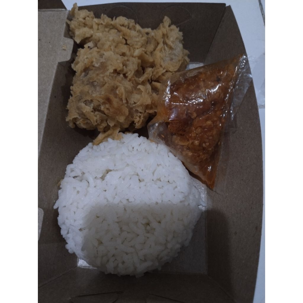 Nasi ayam Geprek,sambal geprek extra pedas.