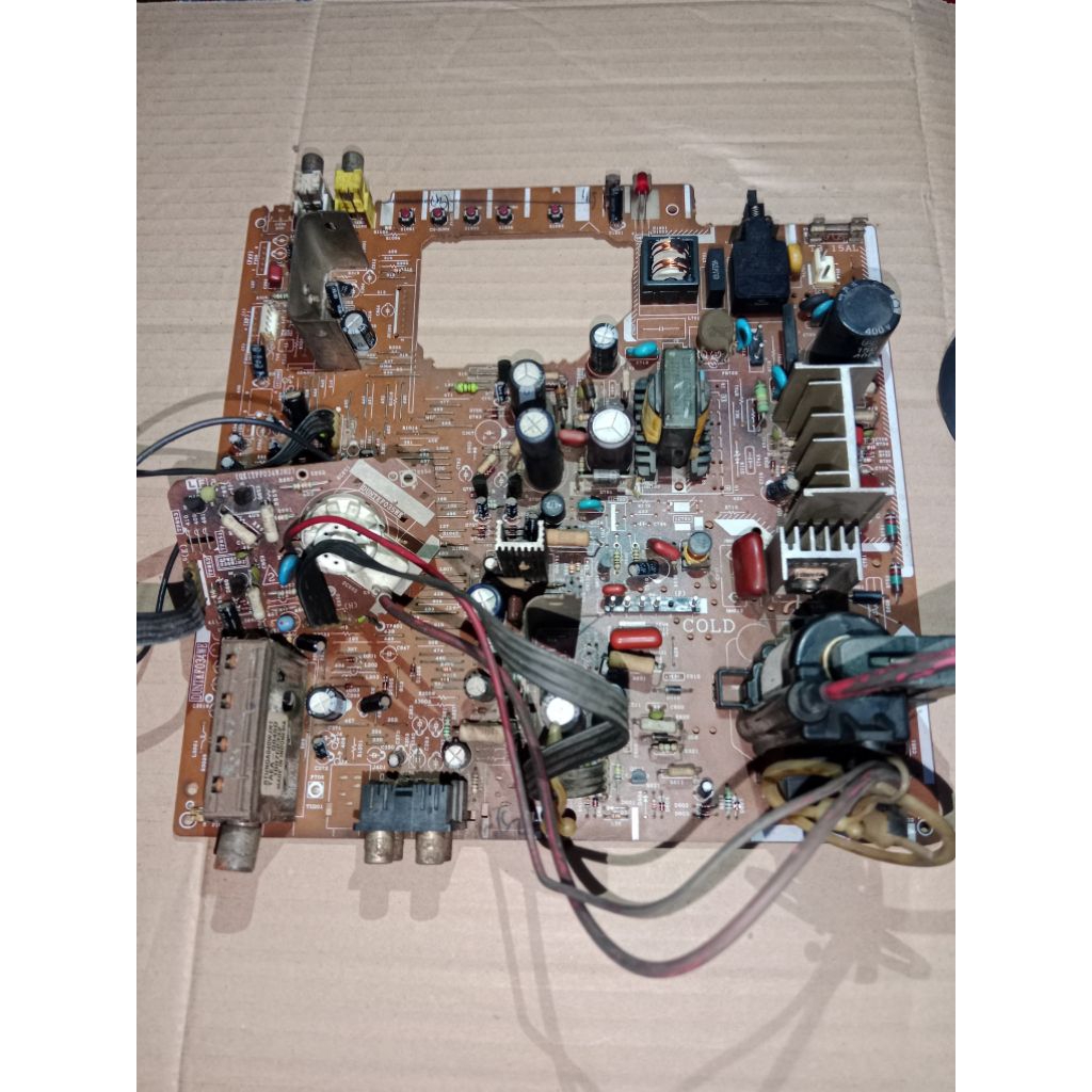 mesin tv tabung sharp 21 in plat  copotan belum di test/apa ada nya