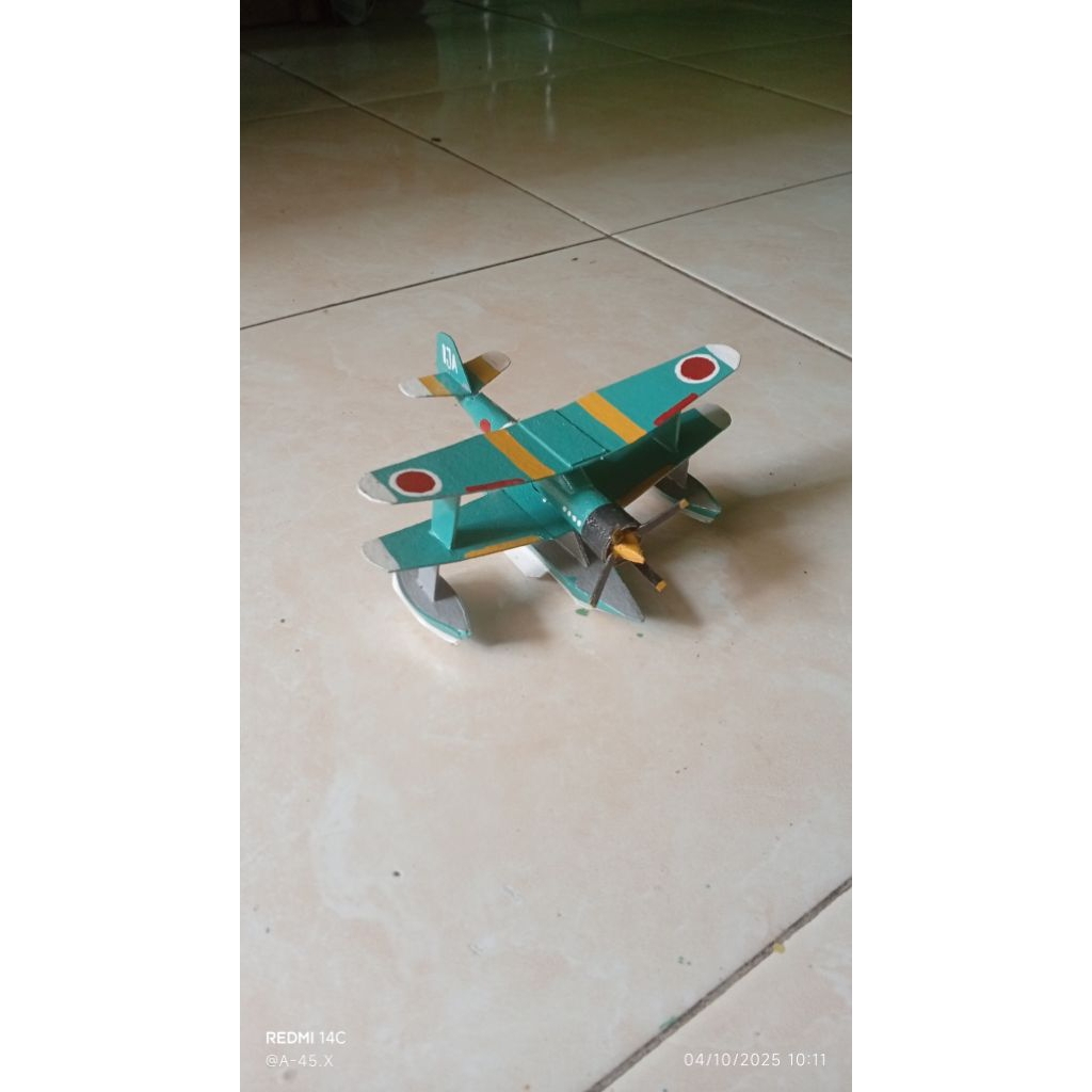miniatur pesawat tempur pengintai Jepang ww2 bahan karton 2mm