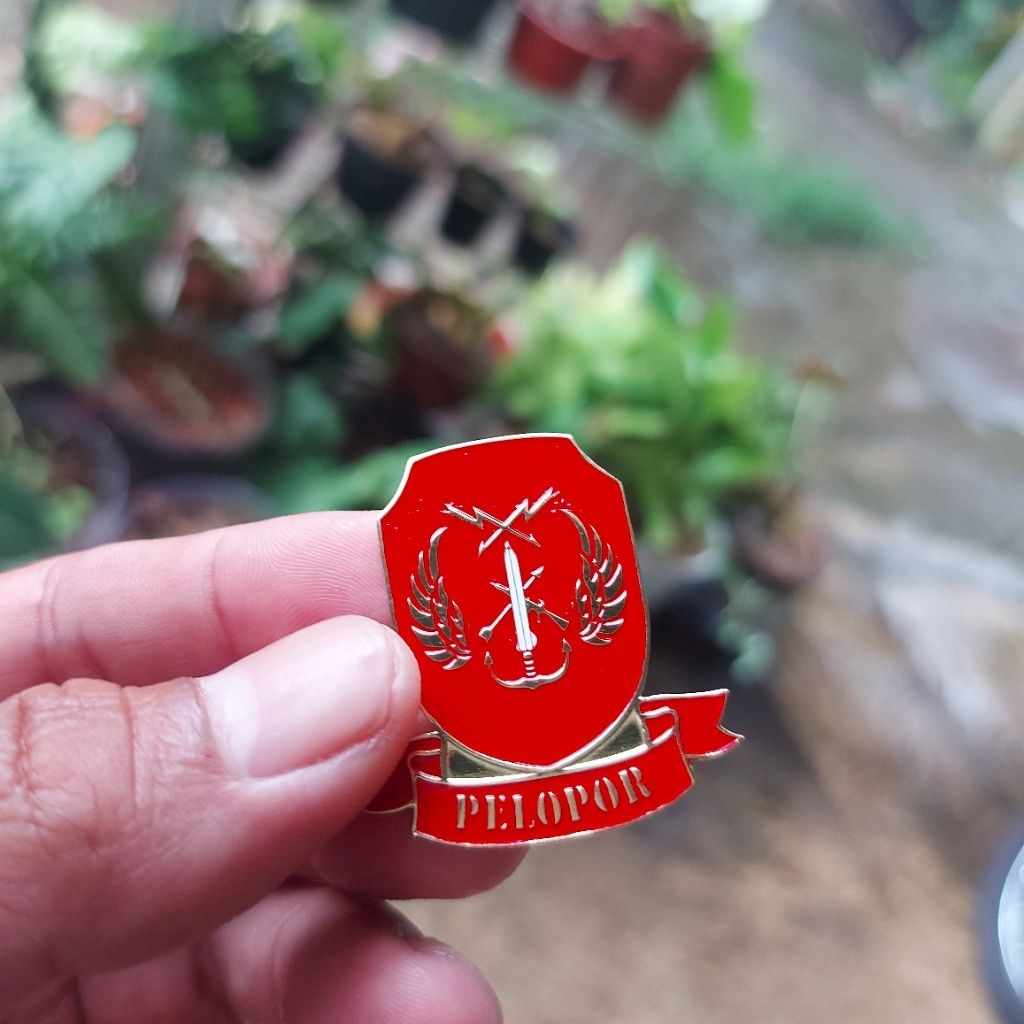brivet pelopor brimob gegana polri pin pelopor